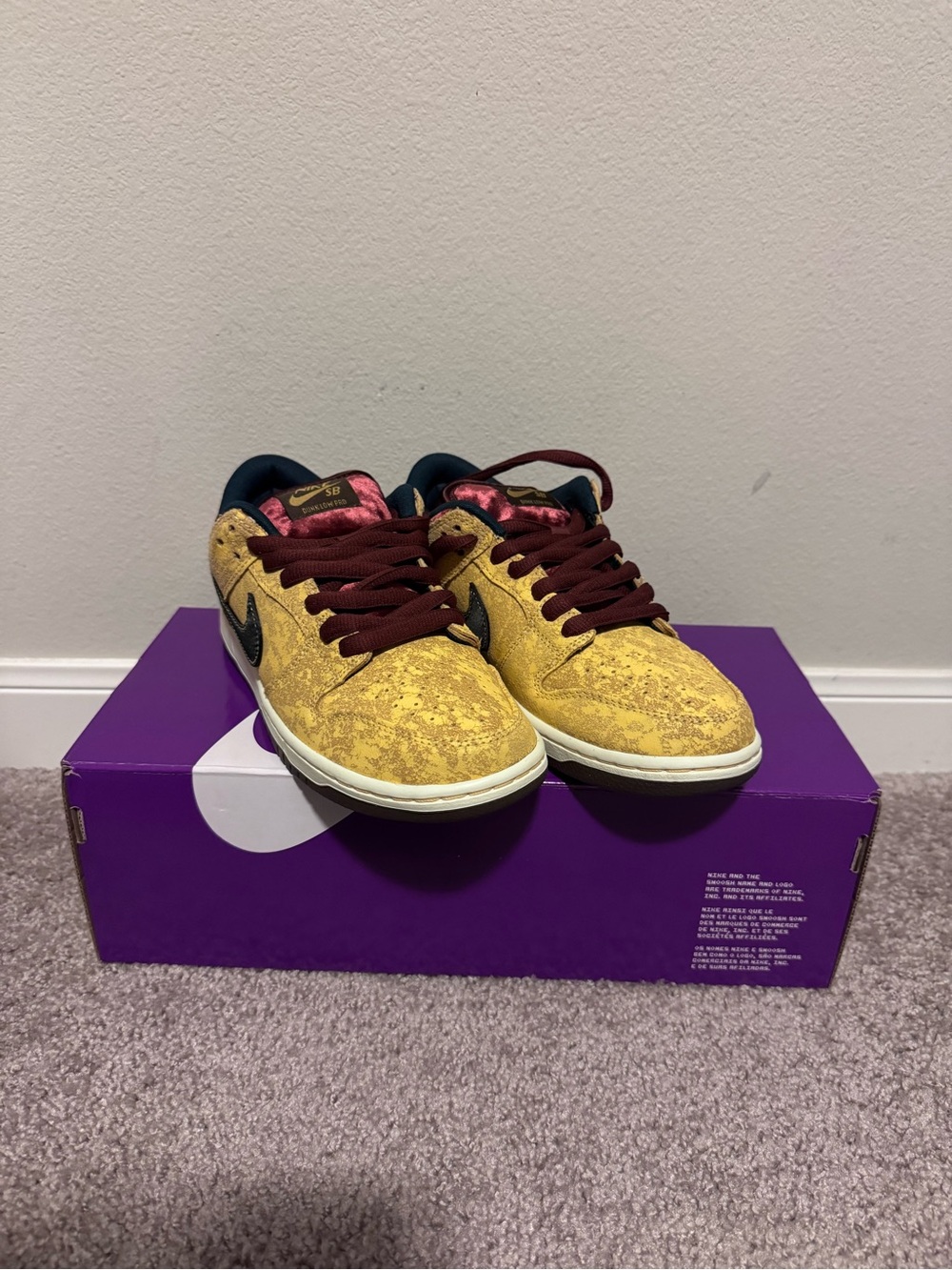 Nike SB Dunk Low “City of Cinema” — Men’s Size 6.5